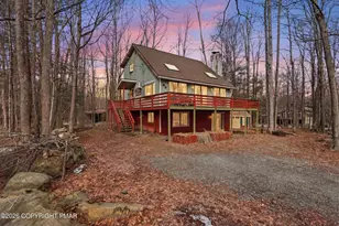 378 Lakewood Dr, Lake Ariel, PA 18436 - Photo 1