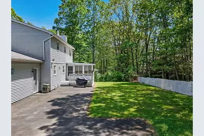  9 Cobblewood Drive, Mount Pocono, PA 18344 - Photo 3