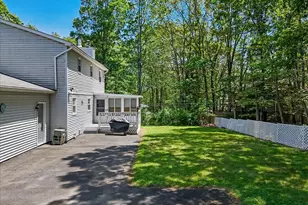 9 Cobblewood Dr, Mount Pocono, PA 18344 - Photo 3