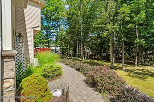 512 Bombur Ln, Tamiment, PA 18371 - Photo 7