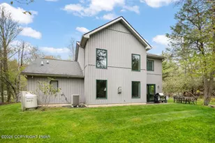 2236 Hillcrest Dr, Pocono Pines, PA 18350 - Photo 3
