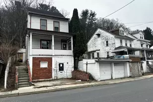 531 Peacock St, Pottsville, PA 17901 - Photo 1