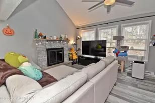 319 Hyland Dr, East Stroudsburg, PA 18301 - Photo 5