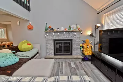  319 Hyland Drive, East Stroudsburg, PA 18301 - Photo 3