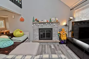 319 Hyland Dr, East Stroudsburg, PA 18301 - Photo 3