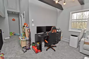 319 Hyland Dr, East Stroudsburg, PA 18301 - Photo 17