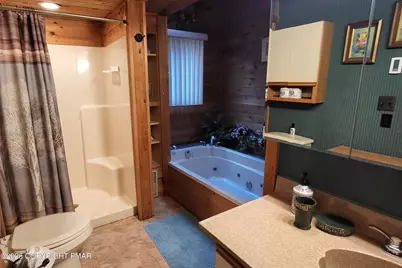  137 Regent Street, Bushkill, PA 18324 - Photo 19