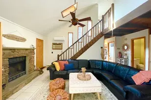 123 N Fairway Dr, Lake Ariel, PA 18436 - Photo 1