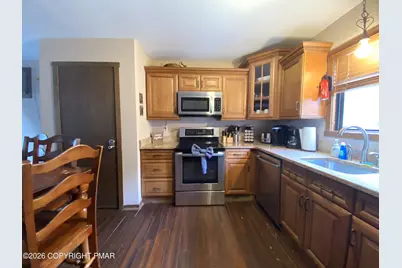  221 Cross Country Lane, Tannersville, PA 18372 - Photo 5