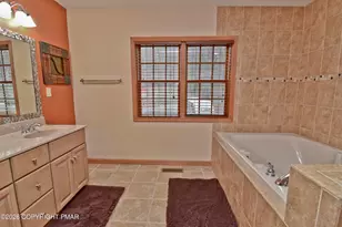 131 Canterbury Rd, Bushkill, PA 18324 - Photo 29