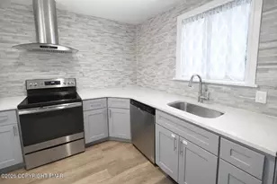 14 Middle Village Way, Tannersville, PA 18372 - Photo 9