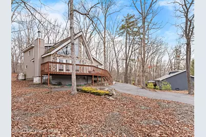 270 Manchester Drive, Bushkill, PA 18324 - Photo 3