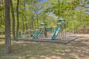 5200 Holiday Dr, Pocono Summit, PA 18346 - Photo 19