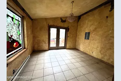  152 Fairview Avenue, Mount Pocono, PA 18344 - Photo 3