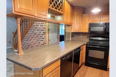  152 Fairview Avenue, Mount Pocono, PA 18344 - Photo 9