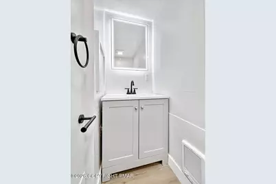  147 N 9th Street #APT 204, Stroudsburg, PA 18360 - Photo 11