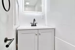 147 N 9th St, Stroudsburg, PA 18360 - Photo 11