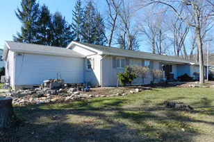 1055 Pine Tree Dr, Slatington, PA 18080 - Photo 3