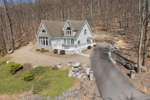 8 Kickapoo Dr, Hazle Township, PA 18202 - Photo 1