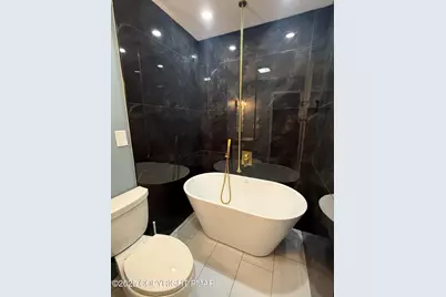  215 Greenbriar Circle, Tobyhanna, PA 18466 - Photo 17