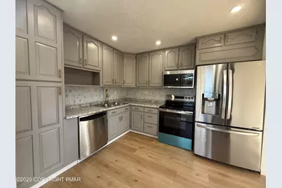  215 Greenbriar Circle, Tobyhanna, PA 18466 - Photo 21