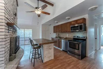  484 Mallard Lane, Bushkill, PA 18324 - Photo 7