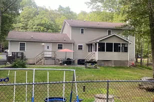 4938 Pine Ridge Dr, Bushkill, PA 18324 - Photo 5