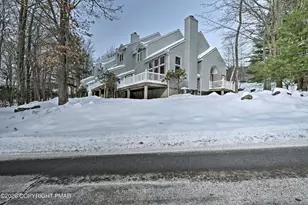 9 Beachwood Ct, Lake Harmony, PA 18624 - Photo 1