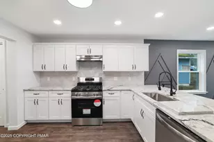 8585 Periwinkle Dr, Tobyhanna, PA 18466 - Photo 3