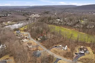 225 Swan Ct, East Stroudsburg, PA 18302 - Photo 35