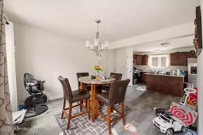  225 Swan Court, East Stroudsburg, PA 18302 - Photo 5