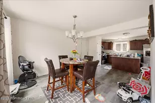 225 Swan Ct, East Stroudsburg, PA 18302 - Photo 5