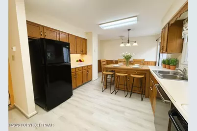  124 Eaglesmere Circle #20, East Stroudsburg, PA 18301 - Photo 7