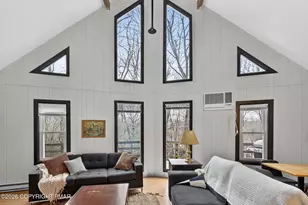 149 Regent St, Bushkill, PA 18324 - Photo 9