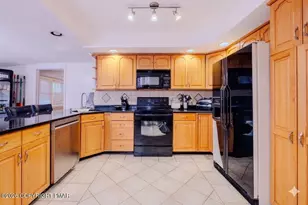 5261 Glenbrook Rd, Stroudsburg, PA 18360 - Photo 3