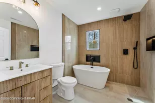 107 Juniper Dr, Greentown, PA 18426 - Photo 5