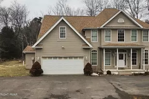 392 Hemlock Dr, Tobyhanna, PA 18466 - Photo 1