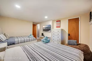 25 Middle Village Way, Tannersville, PA 18372 - Photo 17