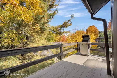  25 Middle Village Way, Tannersville, PA 18372 - Photo 9