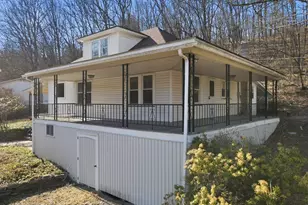 127 Burgoon Rd, East Stroudsburg, PA 18301 - Photo 1