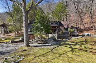 1074 Stony Creek Rd, East Stroudsburg, PA 18302 - Photo 5