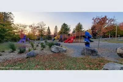  655 Country Place Drive, Tobyhanna, PA 18466 - Photo 21