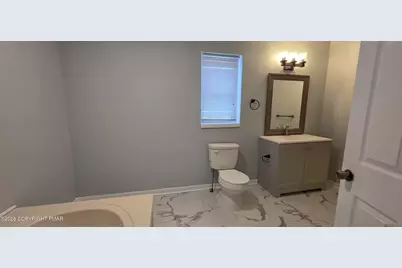  655 Country Place Drive, Tobyhanna, PA 18466 - Photo 13