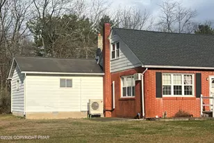 1564 Spruce St, Stroudsburg, PA 18360 - Photo 3