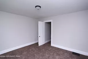 402 N 8th St, Stroudsburg, PA 18360 - Photo 9