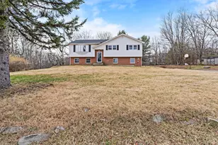 109 Pleasant Ln, Stroudsburg, PA 18360 - Photo 3