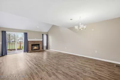  114 Duck Hollow Circle, Stroudsburg, PA 18360 - Photo 5