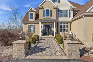389 Joanne Ct, Bartonsville, PA 18321 - Photo 7