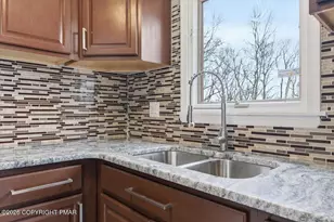 1037 Alpine Dr, East Stroudsburg, PA 18302 - Photo 17