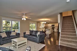 709 Kennedy Ct, East Stroudsburg, PA 18301 - Photo 5